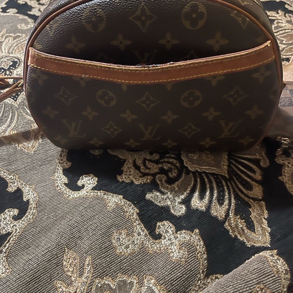 Louis Vuitton blois handbag - Picture 8 of 8